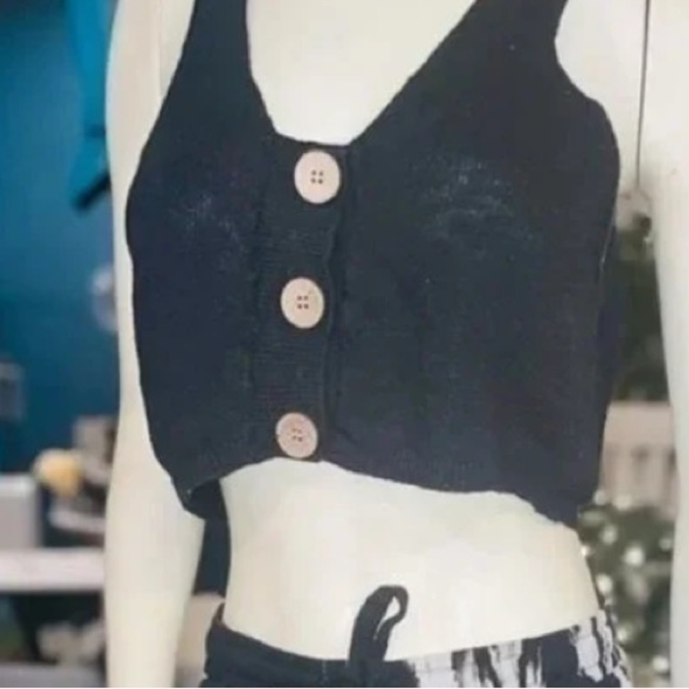 Free People Kai 2 piece Black Knit Cardigan, crop Tank with buttons set small - Picture 16 of 16